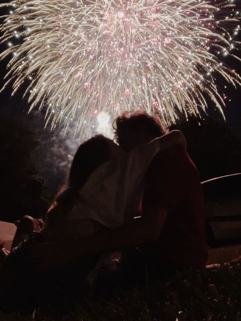 Couple On New Years Eve, Nye Kiss Picture, New Year Kiss Aesthetic, Couples On New Years, New Year Eve Couple Pictures, New Years Aesthetic Couple, New Years Eve Kiss Aesthetic, New Year’s Eve Couple, New Year Relationship Goals