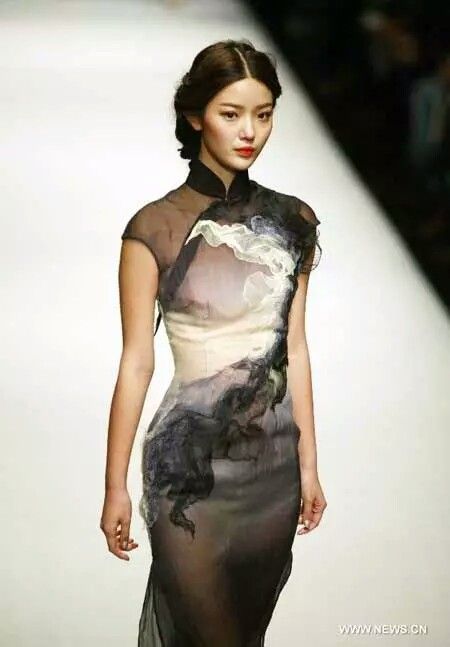 China Fashion Week, Textil Design, Chinese Dress, Mode Inspo, 여자 패션, China Fashion, Ao Dai, Sheer Sleeves, Cheongsam