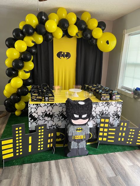 Batman Theme Party, Batman Party Supplies, Batman Party Decorations, Batman Themed Birthday Party, Batman Baby Shower, Batman Birthday Cakes, Batman Baby, Batman Decor, Batman Christian Bale