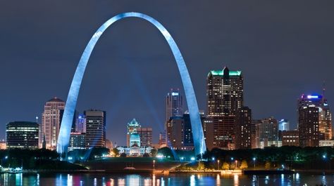 Gateway Arch at night Saint Louis Arch, St Louis Skyline, The Gateway Arch, St Louis Art, Gateway Arch, Plaza Hotel, Arches National Park, St Louis Missouri, Tourist Places