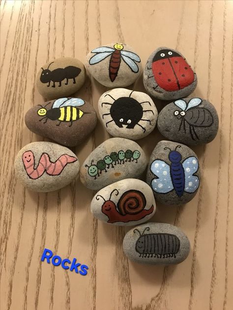 Mud Kitchen, Rock Painting Patterns, Cool Rocks, Painting Patterns, Arts And Crafts For Kids, Rock Painting, Painted Rocks, Kitchen Ideas, Insects