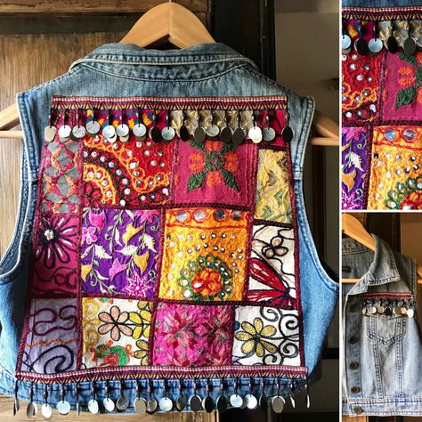 Jeans Jacket For Navratri, Navratri Denim Jacket For Women, Traditional Denim Jacket, Denim Jacket Embroidery, Upcycled Denim Jacket, Diy Denim Jacket, Embellished Denim Jacket, Denim Embroidery, Denim Art