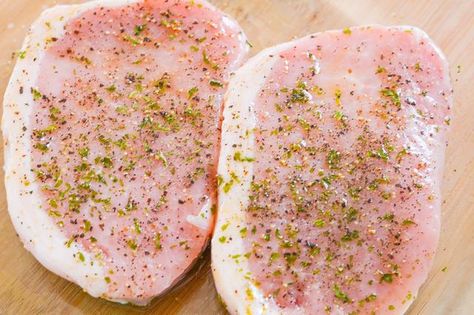 How to Prepare Pork Sirloin Chops Pork Sirloin Recipes, Pampered Chef Deep Covered Baker, Pork Sirloin Chops, Bake Pork Chops, Baked Pork Loin, Deep Covered Baker, Center Cut Pork Chops, Cooking Fresh Green Beans, Pork Sirloin