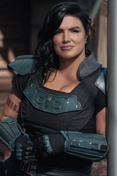 What Time Do New Episodes of The Mandalorian Come Out? Disfraz Star Wars, Planet Order, Gina Carano, Cara Dune, Cuadros Star Wars, Star Wars Women, Star Wars Images, Female Human, The Mandalorian