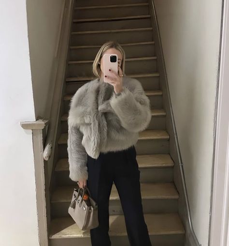 CLS on X: "https://t.co/7WxhY7sjmR" / X Morgan Stewart Style, Travel Day Outfit, Morgan Stewart, Bright Outfits, Outfit Autumn, Day Outfit, Looks Style, Winter Fashion Outfits, Casual Fall