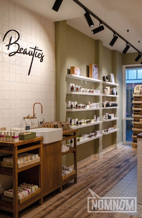 Beauties Groningen, by NOMNOMDesign Beauty Concept Store, Skincare Store Display, Store Display Ideas, Baby Store Display, Store Interior Design, Skincare Shop, Spa Store, Retail Design Display, Retail Space Design