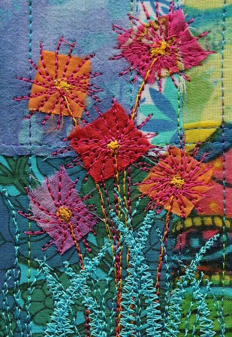 Modern Sashiko, Embroidery Pillows, Collage Quilting, Applique Template, Embroidery Stitches Flowers, Textile Art Embroidery, Sewing Machine Embroidery, Fabric Postcards, Fabric Collage