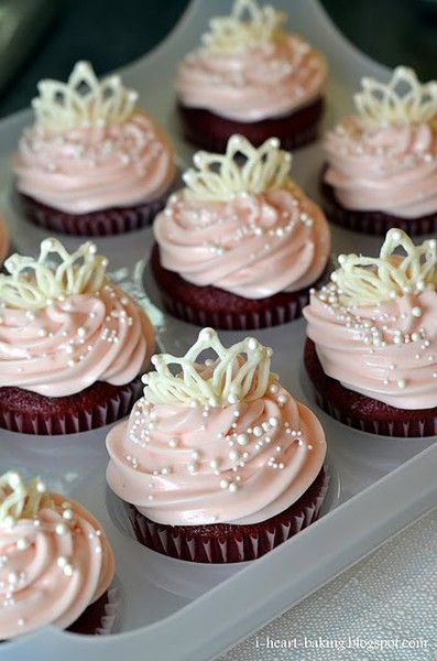 #Princess #cupcakes #chocolate #crown #pink Cake Mini, Princess Cupcakes, Cupcake Designs, Shower Cupcakes, Red Velvet Cupcakes, Baby Shower Cupcakes, Cute Cupcakes, Cupcakes Decoration, Cakes And More