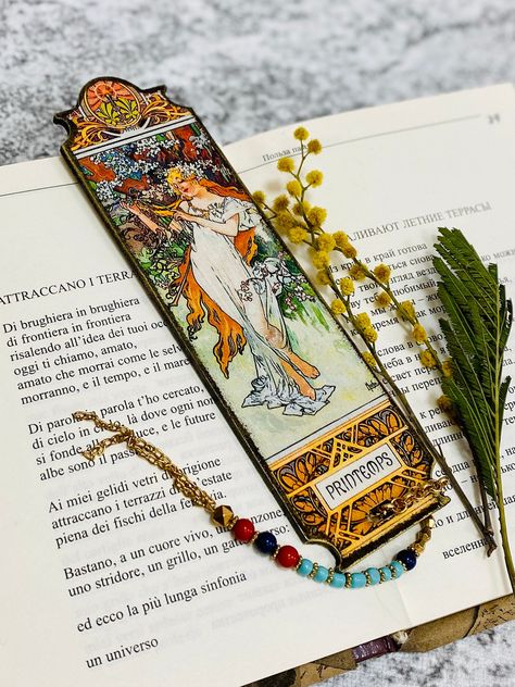 Art Nouveau Bookmark, Aesthetic Bookmarks Design, Book Mark Ideas Creative, Book Mark Painting, Book Mark Art, Unique Bookmarks Handmade, Bookmarks Handmade Aesthetic, Bookmarker Ideas, Bookmark Ideas Aesthetic