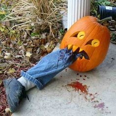 pumpkin carving ideas Funny Pumpkin Carving Ideas, Funny Pumpkin Carving, Scary And Funny, Veselý Halloween, Halloween Pumpkin Carving Ideas, Halloween Pumpkin Carving Stencils, Halloween Pumpkin Carving, Halloween Outside, Creative Pumpkin Carving