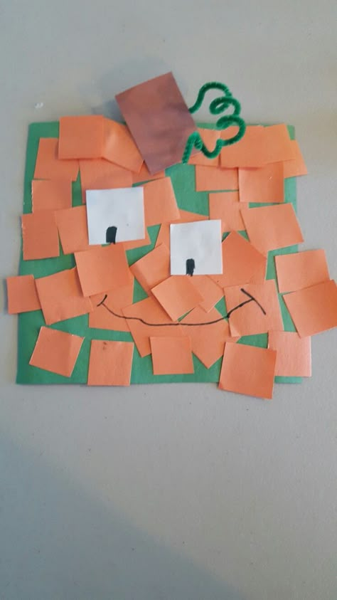 My preschool class is studying squares and it's Halloween so we combined the two by making Spookly The Square Pumpkin using a large green construction paper square and smaller orange, brown  and white ones...we finished with a green pipe cleaner as the vines. School Diy Ideas, Pumpkin Crafts Preschool, Square Pumpkin, Pumpkins Preschool, Preschool Crafts Fall, Fall Preschool Activities, Pumpkin Activities, October Crafts, Green Construction