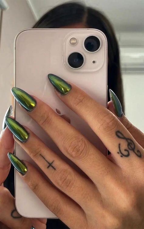 Jewel Tone Chrome Nails, Dual Chrome Nails, Half Chrome Nails, Blue Green Chrome Nails, Reverse Chrome Nails, Short Almond Nails Chrome, Emerald Chrome Nails, Green Glazed Nails, Lollapalooza Nails