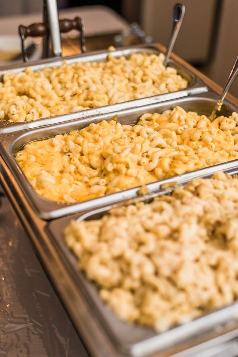 Mac and cheese buffet display for wedding reception. We are seeing a lot more children at weddings these days which means kid-friendly menu options are a must! Check out some of our favorites!  #catering #orlandocatering #kidsmenus #kidsfoods #kidfriendlyfoods #weddingcatering Wedding Meat Buffet, Wedding Food Meat, Grooms Table Food Ideas, Wedding Buffets Ideas, Chicken Tender Wedding Food, Comfort Food Wedding Reception, Autumn Wedding Food Dinner, Wedding Catering Food Ideas, Wedding Mac N Cheese