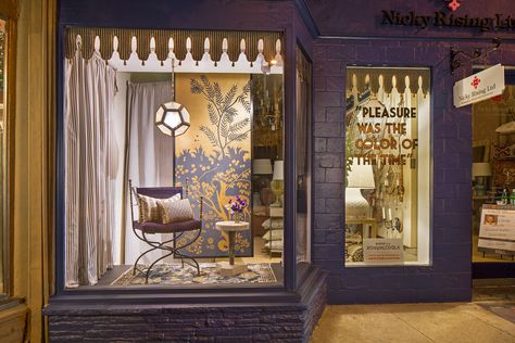 Wallpaper Showroom, New Traditional Interior Design, Julia Morgan, Curtain Store, Curtain Shop, Traditional Interior Design, Shop House Ideas, Store Windows, Showroom Design