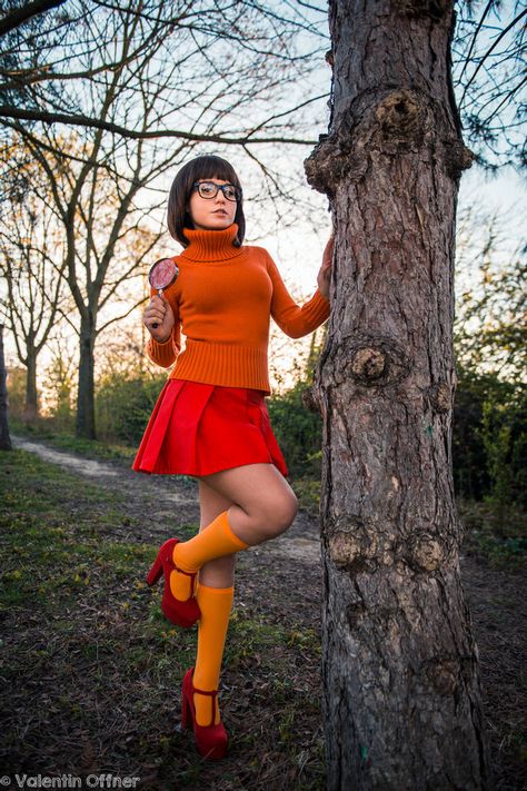 Scooby Doo Disfraz, Halloween Costumes Women Scary, Velma Costume, Halloween Costumes Women Creative, Pumpkin Halloween Costume, Diy Costumes Women, Halloween Costumes For Women, Masks Diy, Games Diy