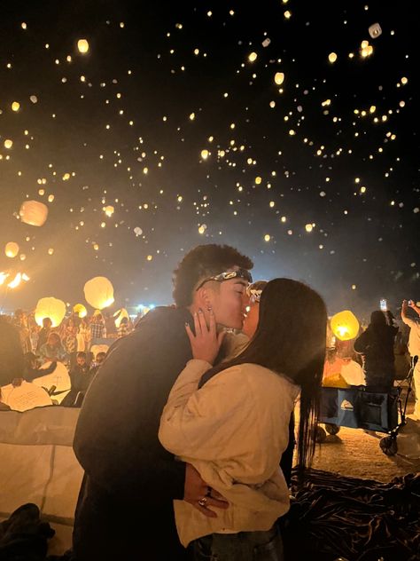 festival, couple, lanterns, tangled Lantern Festival Photoshoot, Lantern Proposal Ideas, Floating Lantern Proposal, Water Lantern Festival Outfit, Water Lantern Festival Decorating Ideas, Lantern Festival Couple, Lantern Proposal, Lantern Date, Lantern Festival Aesthetic