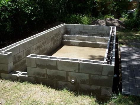 Diy Cement Pool, Concrete Jacuzzi, Cinder Block Pool, Diy Concrete Pool, Concrete Block Pool, Puppy Pool, Raised Pools, Build Your Own Pool, Homemade Pools