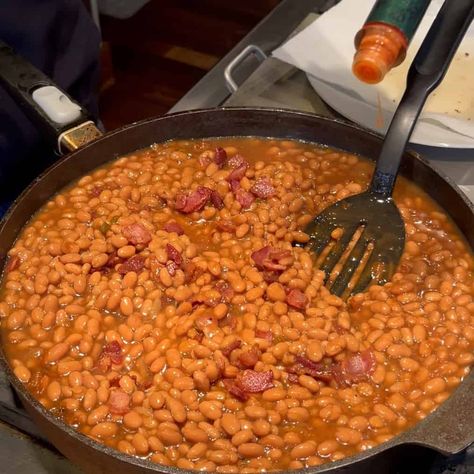 Baked Beans For A Crowd Parties, Baked Beans For 50 People, Baked Beans For A Crowd, Beans For A Crowd, Canned Beans Recipe, Simple Baked Beans Recipe, Canned Baked Beans, Easy Baked Beans, Homemade Baked Beans