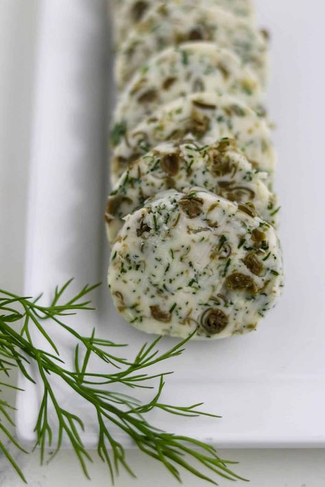 An easy and zesty compound butter made with chopped fresh dill and capers. Perfect for spreading on crispbread or dressing up simply cooked vegetables! Caper Butter, Flavored Butter Recipes, Butter Recipes Homemade, Compound Butter Recipe, Herb Butter Recipe, Flavored Butter, Compound Butter, Scandinavian Food, Duck Recipes