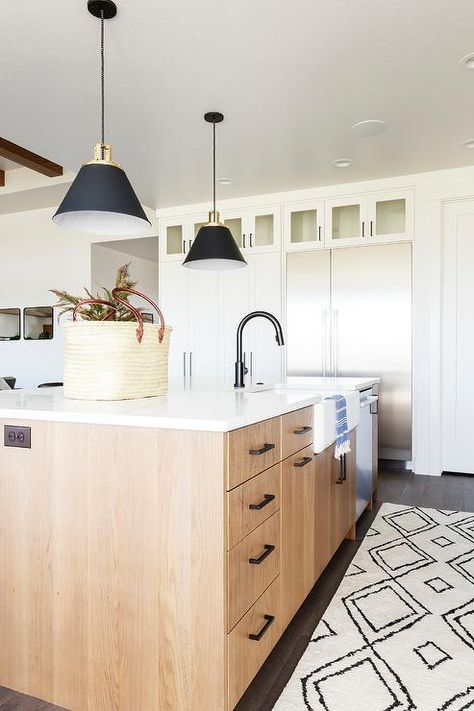 Oak Kitchen Cabinets Modern, White Oak Kitchen Cabinets Modern, Kitchen Cabinets Modern Farmhouse, Flat Panel Kitchen Cabinets, White Oak Kitchen Cabinets, Stained Beam, Panel Kitchen Cabinets, White Oak Kitchen, Farmhouse Sinks