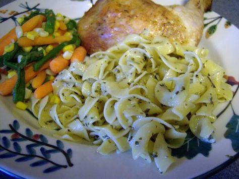 Butter & Herb Noodles. Photo by NELady Butter Herb, Noodle Recipe, Easy Butter, Rachel Ray, Noodles Recipe, Homemade Dinner, Main Courses, Noodle Recipes, Winter Food