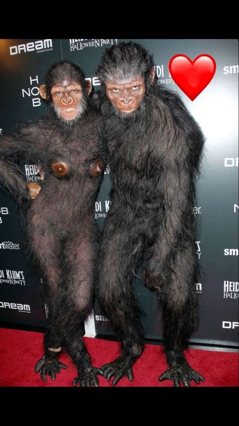 Heidi Klum Halloween Costume, Gorilla Costumes, Epic Halloween Costumes, Iconic Halloween Costumes, Monkey Costumes, Best Celebrity Halloween Costumes, Matching Halloween Costumes, Celebrity Costumes, Classic Halloween Costumes