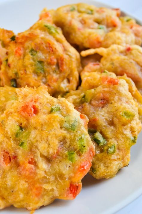 Smoked Seafood, Saltfish Fritters, Jamaican Breakfast, Fish Cakes Recipe, Jamaica Food, Jamaican Cuisine, Trini Food, Jamaican Dishes, Caribbean Cuisine