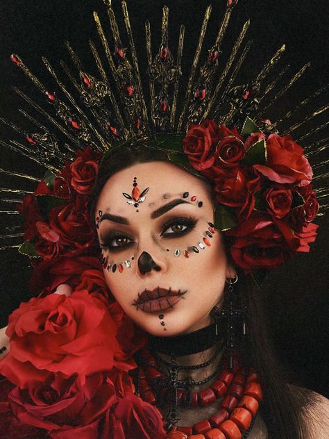 Santa Muerte Red Roses Crown for Sugar Skull Costume Sugar Skull Halloween Costume, Catrina Costume, Roses Crown, Skull Santa, Skull Costume, Mexican Halloween, Sugar Skull Costume, Sugar Skull Halloween, Headpiece Diy