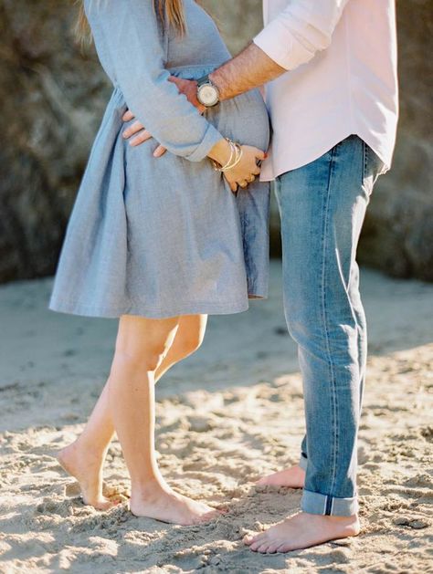 Pregnancy Photo Shoot, Maternity Photography Poses Outdoors, Shooting Couple, Bump Pictures, Maternity Photography Poses Couple, Pregnancy Photos Couples, Maternity Photography Poses Pregnancy Pics, Beach Maternity Photos, Maternity Photography Outdoors