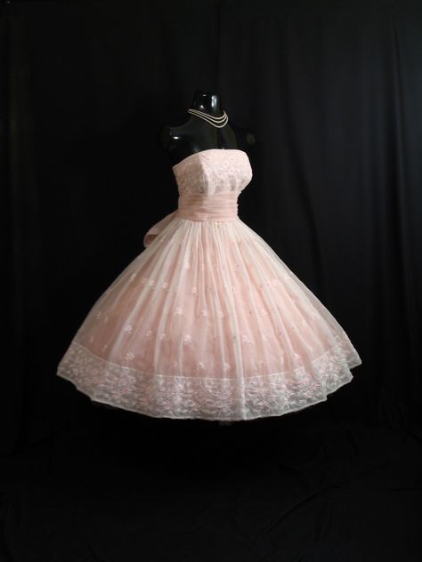 Vintage 1950's STRAPLESS Will Steinman Pink Embroidered CHIFFON Organza Dress Wedding Dress Gown, Embroidered Chiffon, Vintage 1950s Dresses, Organza Dress, Vintage Gowns, 50s Dresses, Dress Gown, Moda Vintage, Prom Wedding