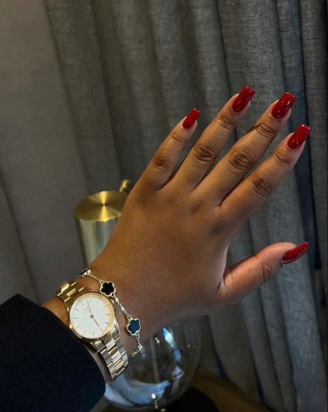 Nail Styles Black Women, Red Nails For Black Skin, Dark Red Nails On Dark Skin, Cherry Red Nails Black Women, Simple Nails For Black Women, Red Nails For Brown Skin, Cute Short Nails Black Women, Short Nails For Dark Skin, Nails Inspo For Dark Skin