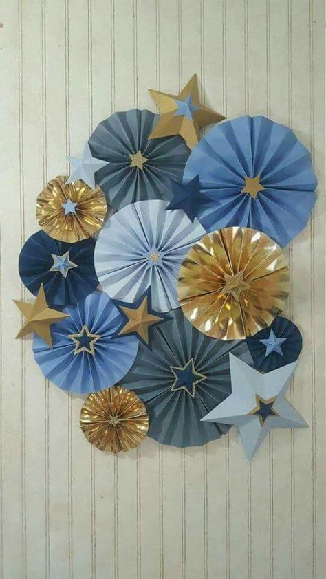 Boy Baby Shower Ideas, Baby Shower Photography, Twinkle Twinkle Baby Shower, Paper Rosettes, Ramadan Crafts, Star Baby Showers, Paper Stars, Ramadan Decorations, Twinkle Twinkle Little Star