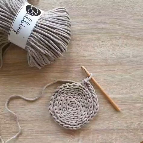 Basic Macrame, I ❤ Ny, Try Something New, Crochet For Beginners, How To Crochet, Crochet Yarn, Easy Crochet, Something New, Rush