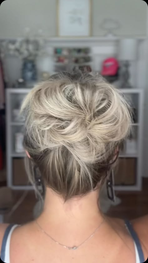 Instagram Short Fine Hair Updo, Fine Hair Updo, Quick Updo, Short Hair Updo Tutorial, Hair Doos, Easy Bun Hairstyles For Long Hair, Easy Updos For Medium Hair, Easy Updos For Long Hair, Haircuts For Medium Length Hair