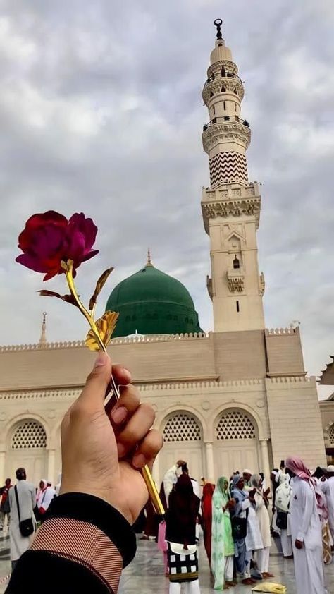 Madina Sharif Beautiful Pic, Khwaja Ji Pic, Medina Mosque, Best Nature Images, Conceptual Photo, Muslim Images, Muslim Couple Photography, Mecca Wallpaper, Muslim Pictures