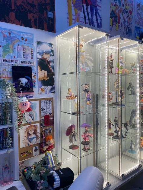 Anime Figures Display Ideas, Display Figurine Collection, Anime Figurine Display, Anime Figure Shelf Display, Detolf Display Ideas, Anime Collection Display, Anime Display Ideas, Anime Figure Display Ideas, Anime Figures Display