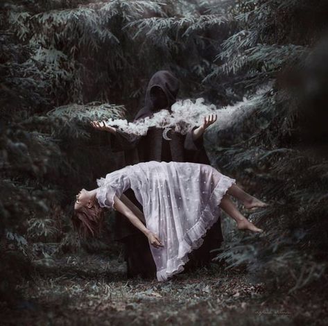 Spooky Halloween Pictures, Horror Photos, Fantasy Witch, Halloween Photography, Fantasy Magic, Fantasy Photography, Halloween Photoshoot, Fantasy Story, Witch Aesthetic