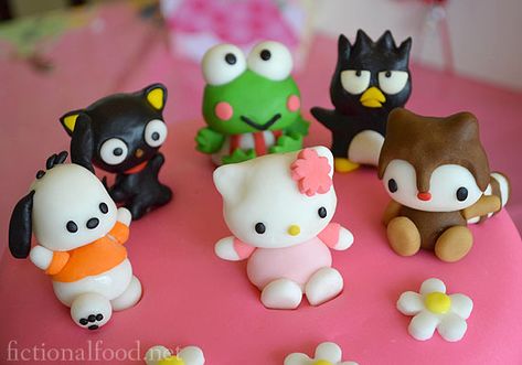 Hello Kitty Wall Stickers, Clay Sanrio Characters, Hello Kitty Clay Ideas, Hello Kitty Clay, Bolo Hello Kitty, Fondant Characters, Decoracion Hello Kitty, Clay Characters, Friends Birthday Cake