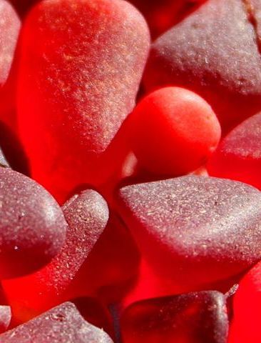 red sea glass Red Sea Glass, Colors Of Fire, Simply Red, Sea Glass Beach, Sea Pottery, Candy Apple Red, Sea Glass Art, Red Sea, Red Aesthetic