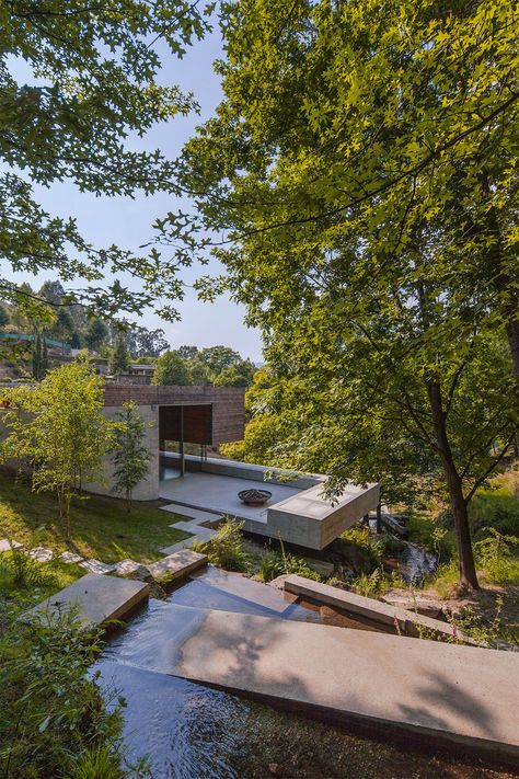 Casa Gerês in Portugal by Carvalho Araújo Piscina Natural, Home Garden Design, Architectural Inspiration, Design Case, House In The Woods, Container House, Malaga, In The Woods, Landscape Architecture