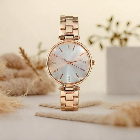 HURRY LIMITED OFFER DEAL!! ONLY FOR Rs 399/- Wrist Watches for Women's & Girls&Miss&Ladies Diamond Studded Dial RoseGold Colored Stylish Bracelet Strap Product link in the bio #instagram#asthetic#gifts#kids#projector#followforfollowback#homedecor#lights#colors#diwali#india#fashion#college#girls Diwali India, College Girl Fashion, Fashion College, Red Watch, Watch Trends, Stylish Bracelet, Rose Gold Watches, Girls Watches, Stylish Watches