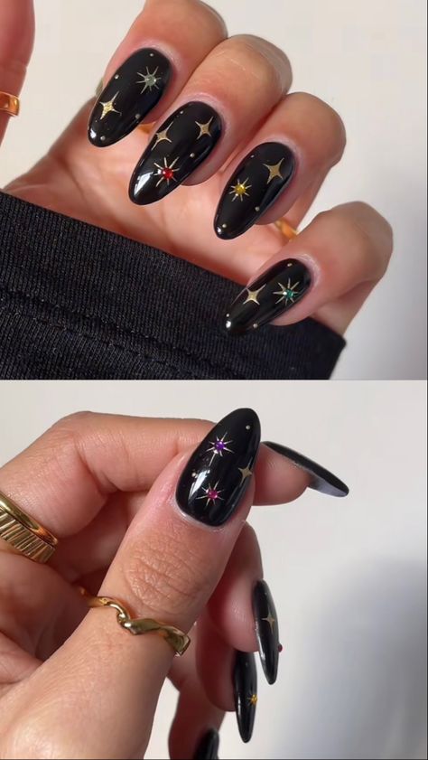 Black Witchy Nails Simple, Goth Wedding Nails, Rocker Nails Punk, Nails Dark Academia, Simple Witchy Nails, Witchy Nails Almond, Dark Almond Nails, Acotar Nails, Witchy Nail Designs