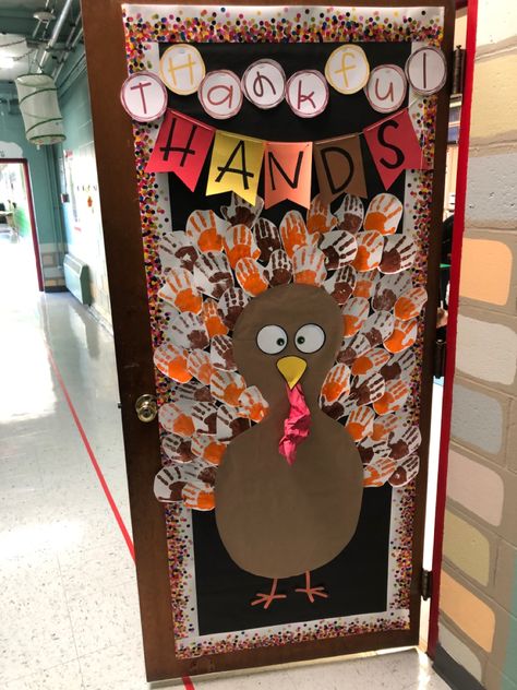 Fall Classroom Door Decorations, Easy Diy Thanksgiving Crafts, Thanksgiving Door Decorations Classroom, Thanksgiving Classroom Door, Fall Classroom Door, Thanksgiving Door Decorations, Classroom Door Decorations, Diy Thanksgiving Crafts, Easy Diy Thanksgiving