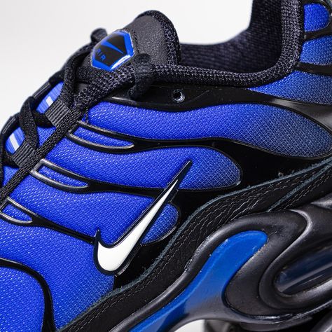 Ready To Race, Sneaker Release, Sneakers Addict, Nike Air Max Plus, Sneaker Games, Air Max Plus, Sneaker Collection, Blue Accents, Designer Sneakers