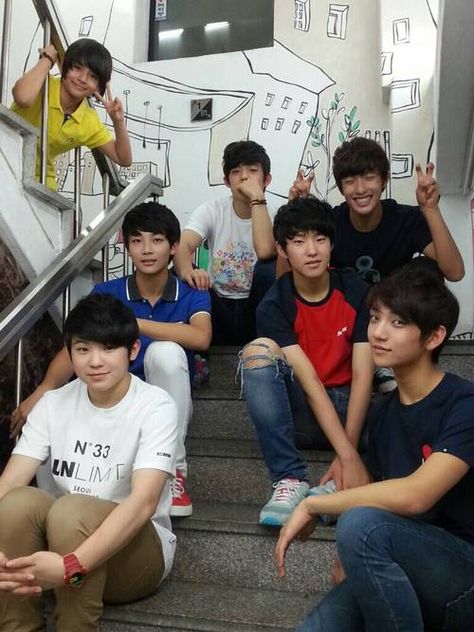 Seventeen Member (Pledis boy group) Pre-debut Seventeen Predebut, Futurisme Retro, Carat Seventeen, S.coups Seventeen, 17 Kpop, Seventeen Going Seventeen, Joshua Seventeen, Joshua Hong, Seventeen Debut