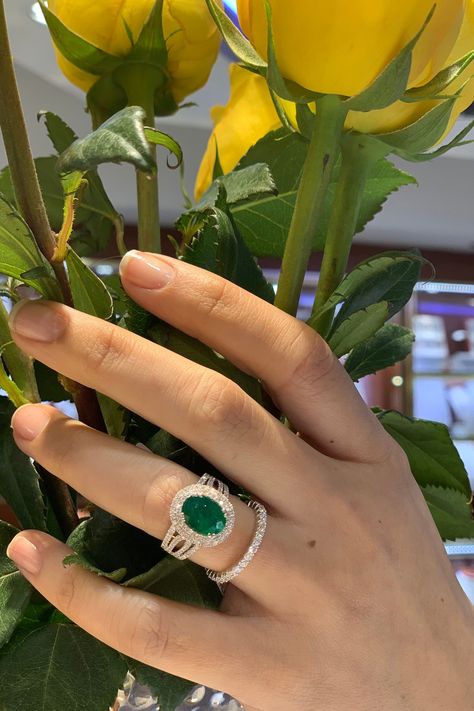 Emerald and Diamond Ring Luxury Green Emerald Ring With Natural Stones, Luxury Emerald Rings For Women, Luxury Emerald And Diamond Ring, Cringe Wedding, Luxury Emerald Rings Hallmarked, Luxury Hand-set Green Emerald Ring, Rings 2022, Wide Diamond Wedding Bands, 27 Birthday