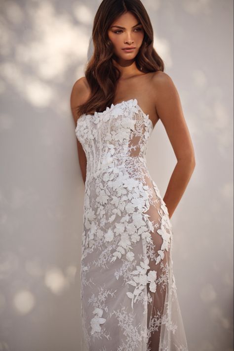 Welcome to Milla Nova, where we offer a stunning range of autumn wedding dresses for modern brides. Our dresses are designed for the modern bride, featuring elegant styles that will make you feel like a princess. We offer mermaid wedding dresses, simple & casual, short & lace wedding dresses, second & civil and engagement bridal dresses. Find the best summer wedding dress, beach wedding dress, strapless and bohemian & boho wedding gowns. Wedding Dress Styles For Short Women, Short Beach Wedding Dress, Second Wedding Dress, Lulus Bridal, Fall Wedding Dress, Fitted Wedding Gown, Plain Wedding Dress, Boho Gown, Boho Wedding Gowns