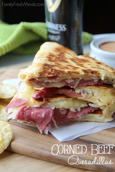 These Corned Beef and Cabbage Quesadillas are the perfect way to use up any corned beef leftover you have from your big St. Patrick's day feast. YUMMY! Bread Meals, Beef Quesadillas, Hanger Steak, Corned Beef And Cabbage, Pork Chicken, Corned Beef Recipes, Fresh Meals, Beef And Cabbage, St Patricks Day Food