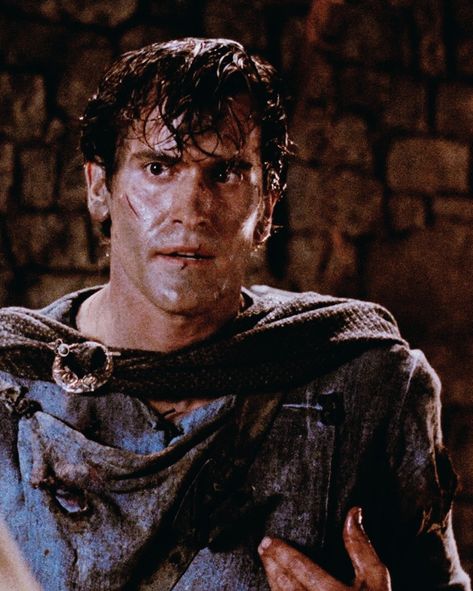 Army Of Darkness 1992, Ash Williams Army Of Darkness, Ash Williams Icon, 90s Horror Aesthetic, Bruce Campbell Ash, Brad Pitt Long Hair, Bruce Campbell Evil Dead, Bad Ash, Johnny Depp Hairstyle