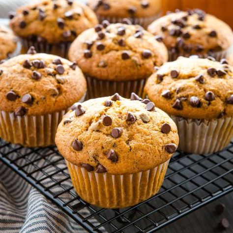 Best Ever Chocolate Chip Pumpkin Muffins - The Busy Baker Cranberry Roast, Chocolate Chip Pumpkin Muffins, Vegetarian Mexican, Bean Enchiladas, Pumpkin Chocolate Chip Muffins, Simple Muffin Recipe, Pumpkin Chocolate Chip, Dessert Candles, Maple Glaze